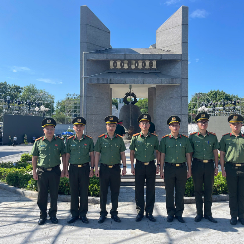 Khoa An ninh chính trị nội bộ tổ chức chương trình về nguồn tại Quảng Trị