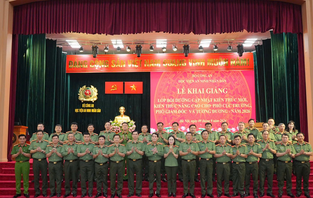 Khai giảng lớp Bồi dưỡng cập nhật kiến thức mới, kiến thức nâng cao cho phó cục trưởng, phó giám đốc và tương đương năm 2026