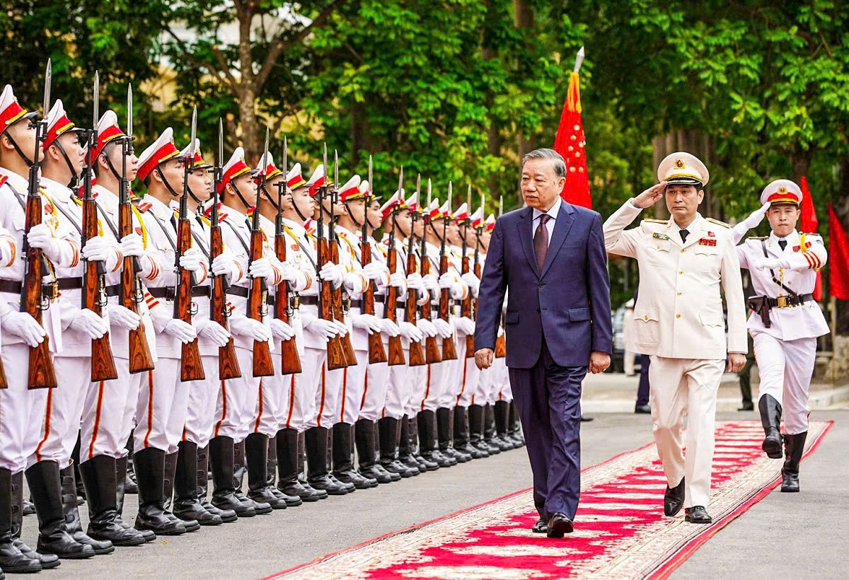 Tổng Bí thư, Chủ tịch nước Tô Lâm dự Lễ Kỷ niệm 80 năm Ngày truyền thống Học viện An ninh nhân dân và đón nhận danh hiệu An hùng lực lượng Vũ trang nhân dân lần thứ Ba