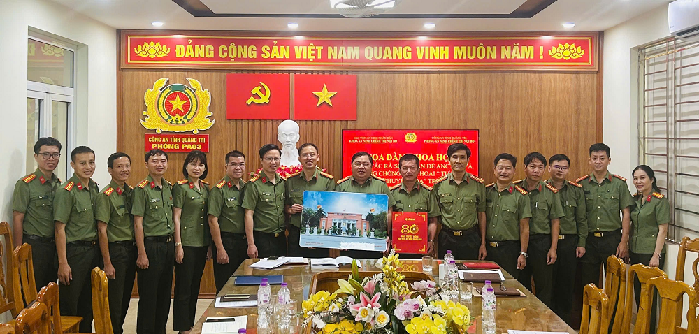 Khoa An ninh chính trị nội bộ tổ chức Tọa đàm tại Công an tỉnh Quảng trị