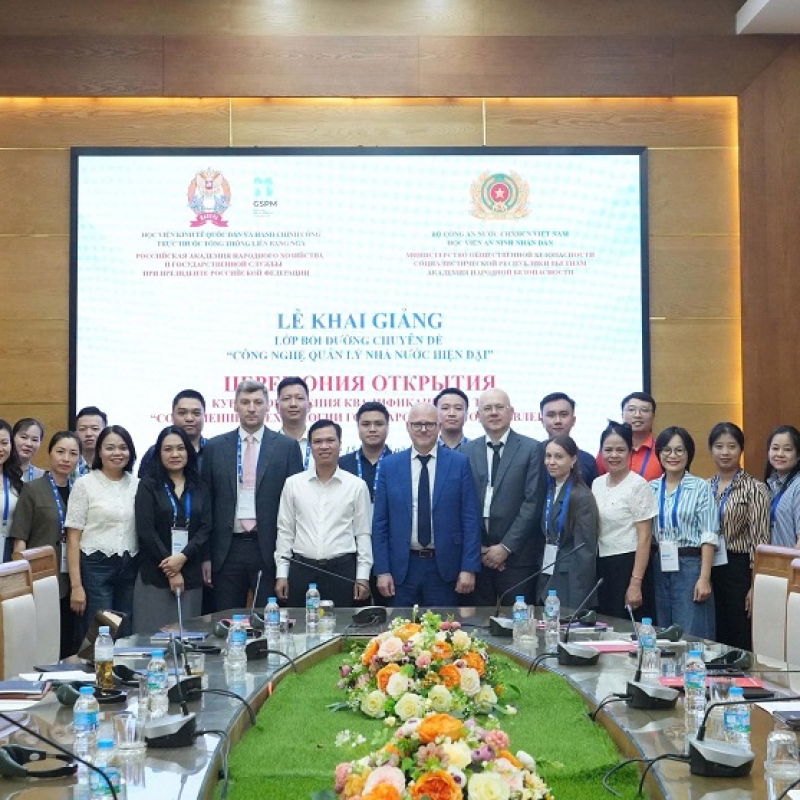 Khai giảng lớp Bồi dưỡng chuyên đề “Công nghệ quản lý nhà nước hiện đại” do chuyên gia Học viện RANEPA giảng dạy