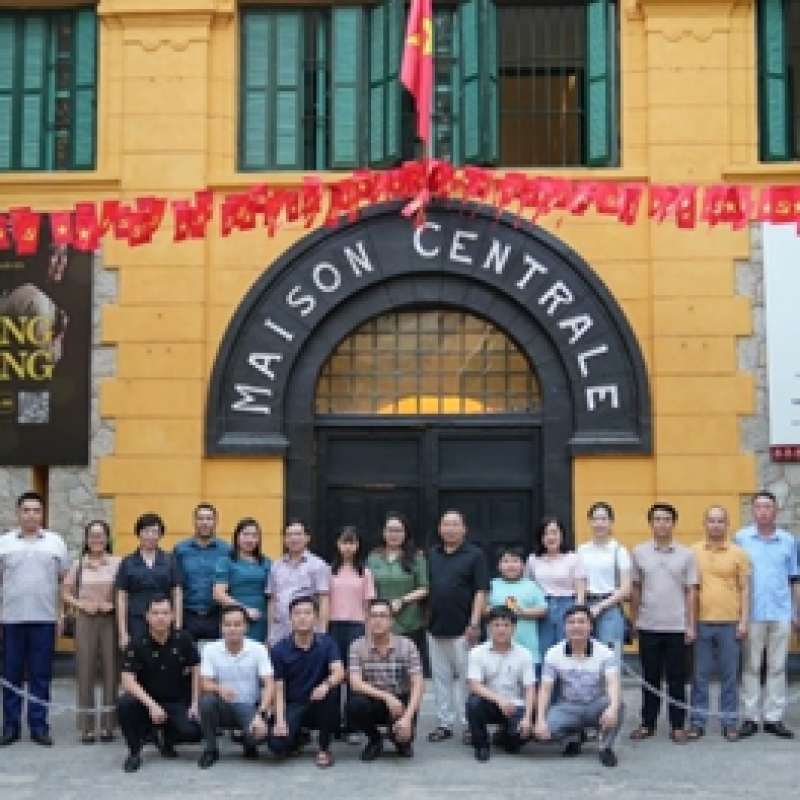 Chi bộ Viện Khoa học An ninh tổ chức sinh hoạt chuyên đề tại Khu di tích Nhà tù Hỏa Lò