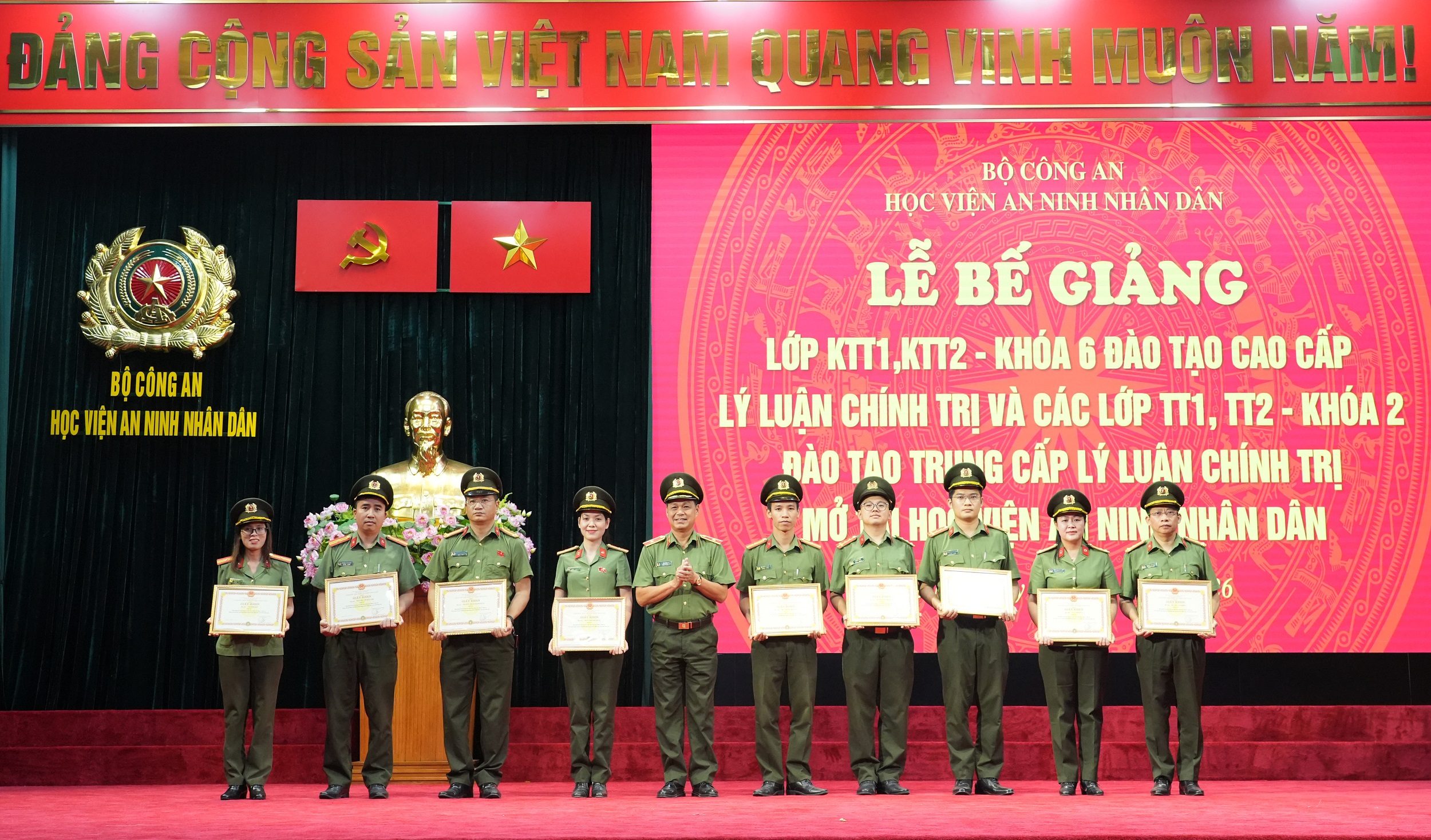 6b1243bf-0a21-41bf-bf02-c662d5697cdc.jpg