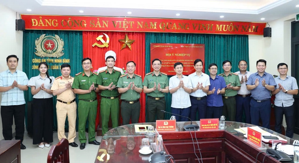 Chương trình Hội ý công tác bảo đảm an ninh, trật tự Lễ khánh thành Nhà thờ chính tòa Bùi Chu và Lễ mừng Năm Thánh kỷ niệm 125 năm thành lập Giáo phận Phát Diệm