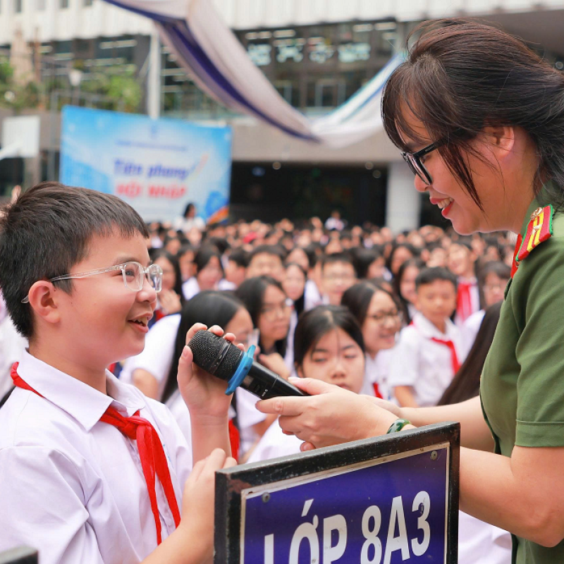 Học viện An ninh nhân dân tuyên truyền, phổ biến pháp luật về an toàn giao thông tại Trường trung học cơ sở Cầu Giấy
