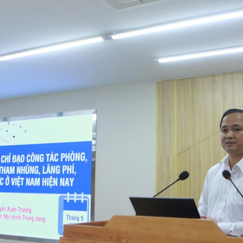 Đồng chí Nguyễn Xuân Trường, Phó Trưởng Ban Nội chính Trung ương báo cáo chuyên đề tại lớp Bồi dưỡng cập nhật kiến thức mới, kiến thức nâng cao cho phó cục trưởng, phó giám đốc và tương đương năm 2026