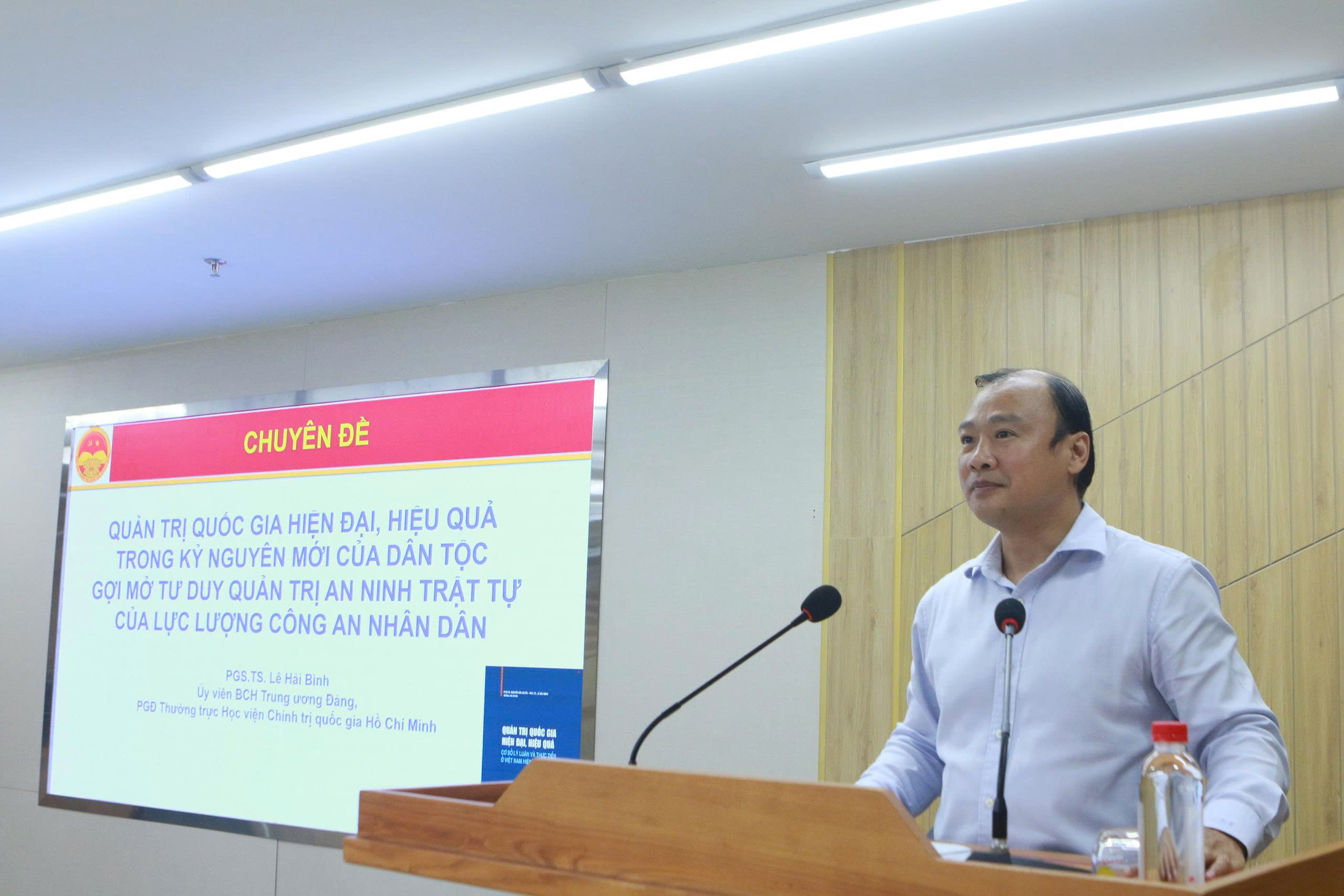 Đồng chí Lê Hải Bình - Uỷ viên Trung ương Đảng, Phó Giám đốc Thường trực Học viện Chính trị quốc gia Hồ Chí Minh giảng dạy tại Học viện An ninh nhân dân