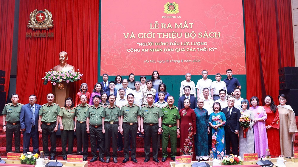 Lễ ra mắt Bộ sách “Người đứng đầu lực lượng Công an nhân dân qua các thời kỳ”