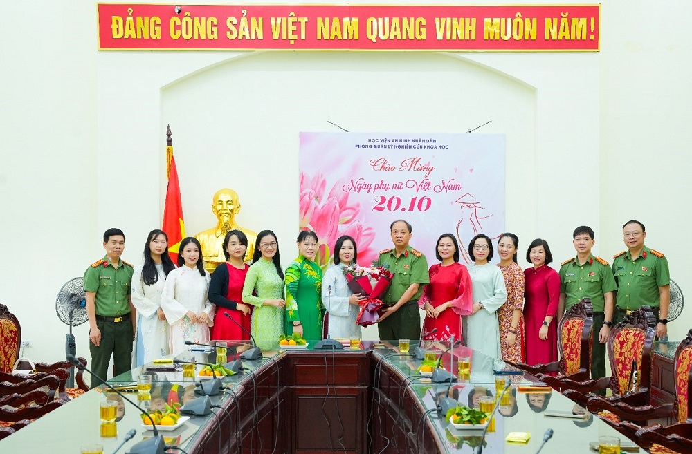 Chi hội Phụ nữ Phòng Quản lý nghiên cứu khoa học: Hành trình trải nghiệm văn hóa và lan tỏa yêu thương