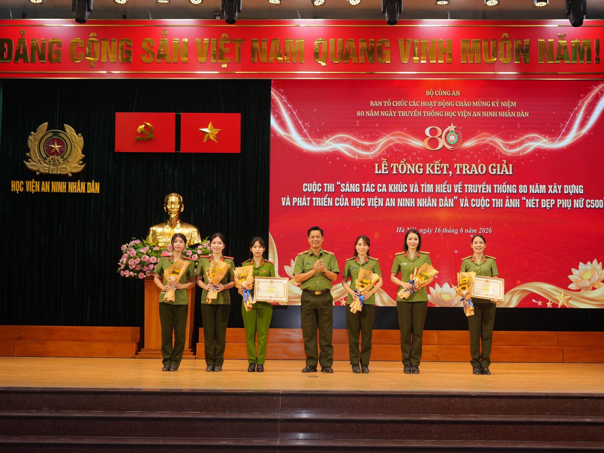 baa40b92-29d5-4ac2-8c75-9b5a30727d2c.jpg