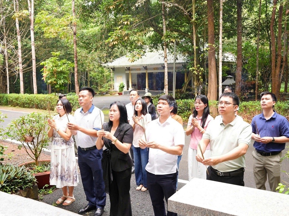 bc81dd76-d8bd-40d4-8631-42828eba7466.jpg