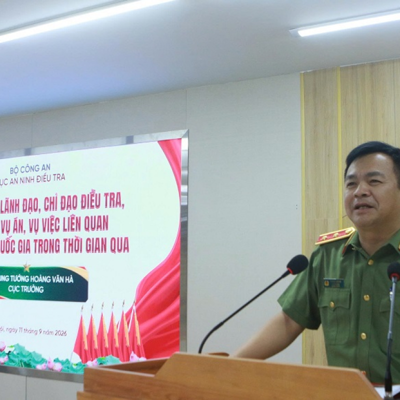 Trung tướng Hoàng Văn Hà báo cáo chuyên đề tại lớp Bồi dưỡng cập nhật kiến thức mới, kiến thức nâng cao cho phó cục trưởng, phó giám đốc và tương đương năm 2026