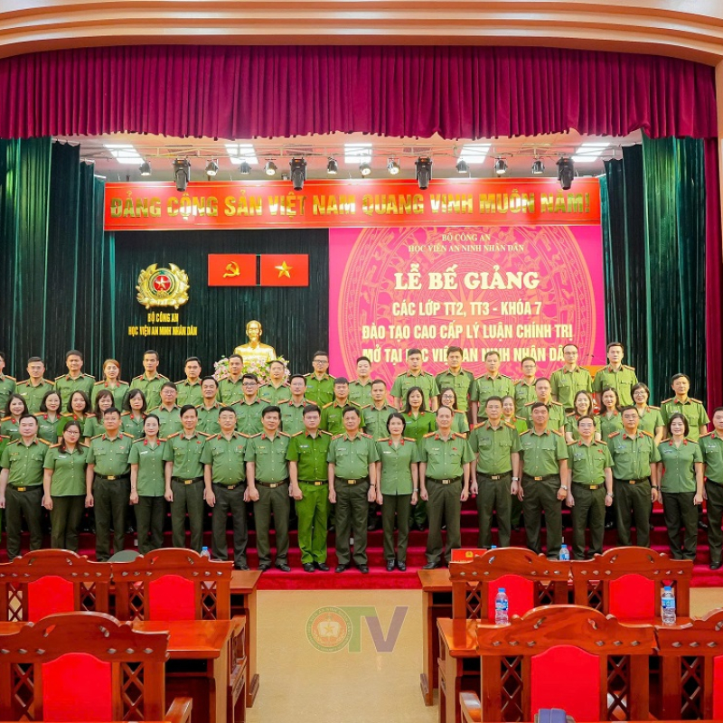 Bế giảng lớp Cao cấp lý luận chính trị Khoá 7 mở tại Học viện An ninh nhân dân