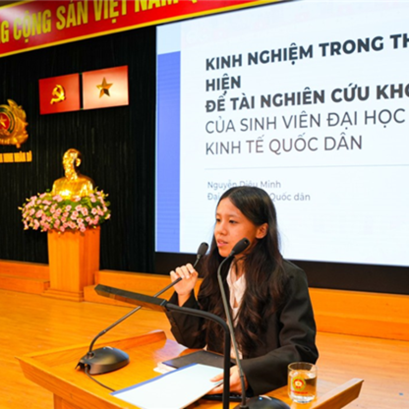 Toạ đàm khoa học “Kinh nghiệm trong tổ chức hoạt động nghiên cứu khoa học của sinh viên”