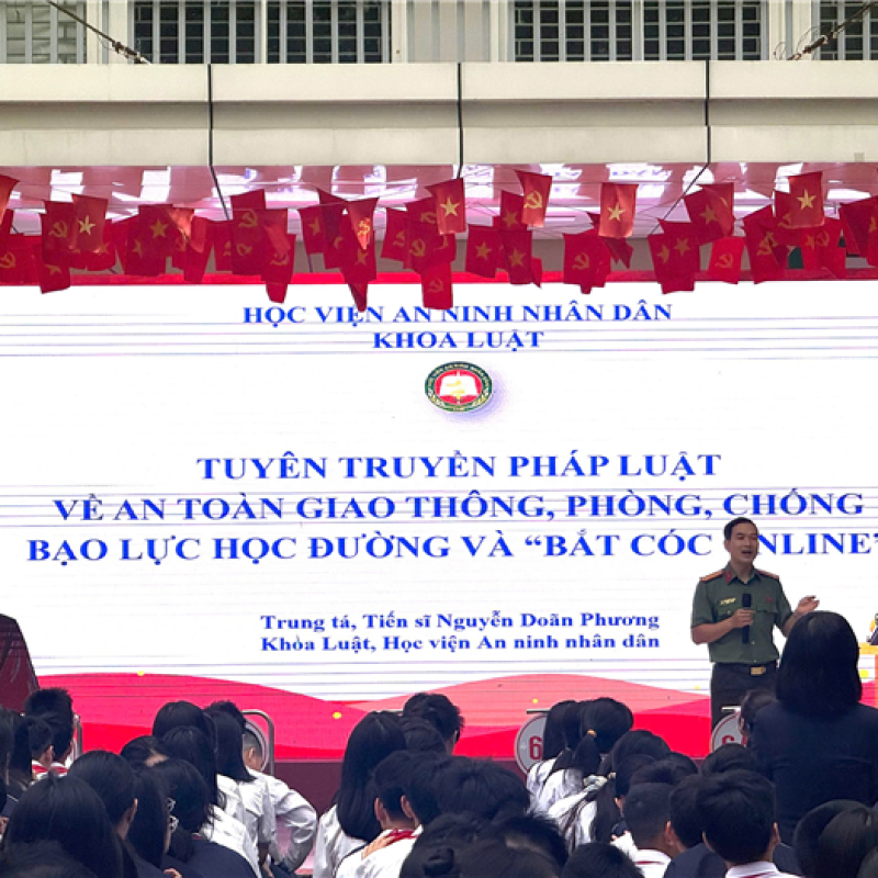 Nâng cao ý thức pháp luật và kỹ năng an toàn giao thông, phòng, chống bạo lực học đường, "bắt cóc online" cho học sinh tại trường Trung học cơ sở Thanh Xuân