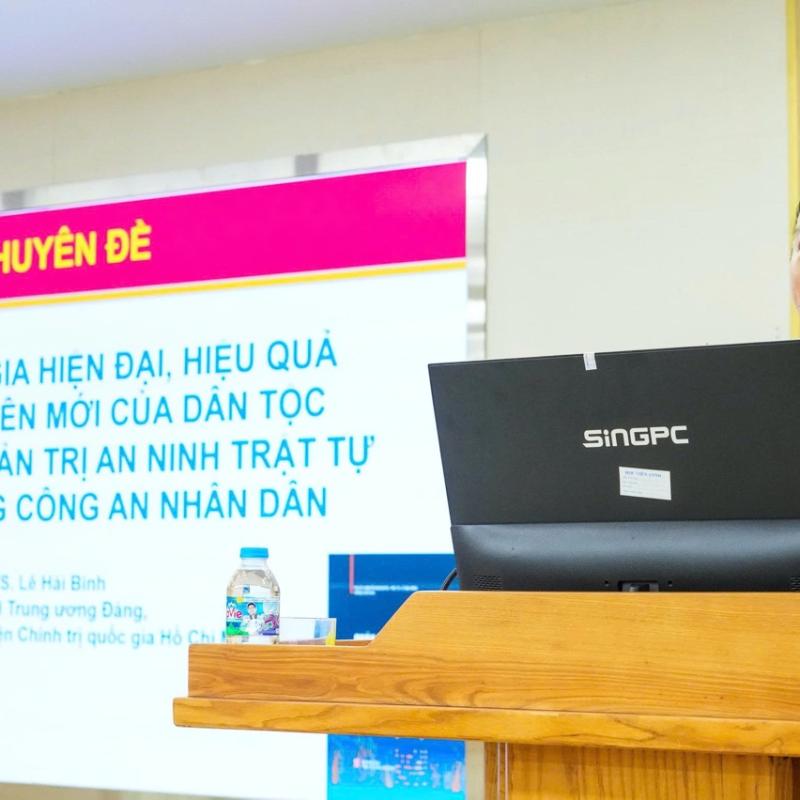 Đồng chí Lê Hải Bình, Uỷ viên Trung ương Đảng, Phó Giám đốc Thường trực Học viện Chính trị quốc gia Hồ Chí Minh giảng dạy tại Học viện An ninh nhân dân