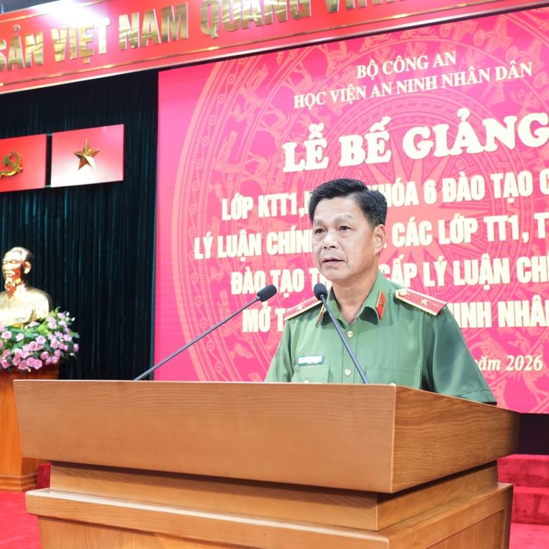 Bế giảng lớp KTT1, KTT2 - Khóa 6 đào tạo Cao cấp lý luận chính trị và lớp TT1, TT2 - Khóa 2 đào tạo Trung cấp lý luận chính trị